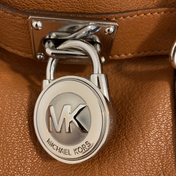 Michael Kors Hamilton Large Tote Bag - Picture 5 of 7